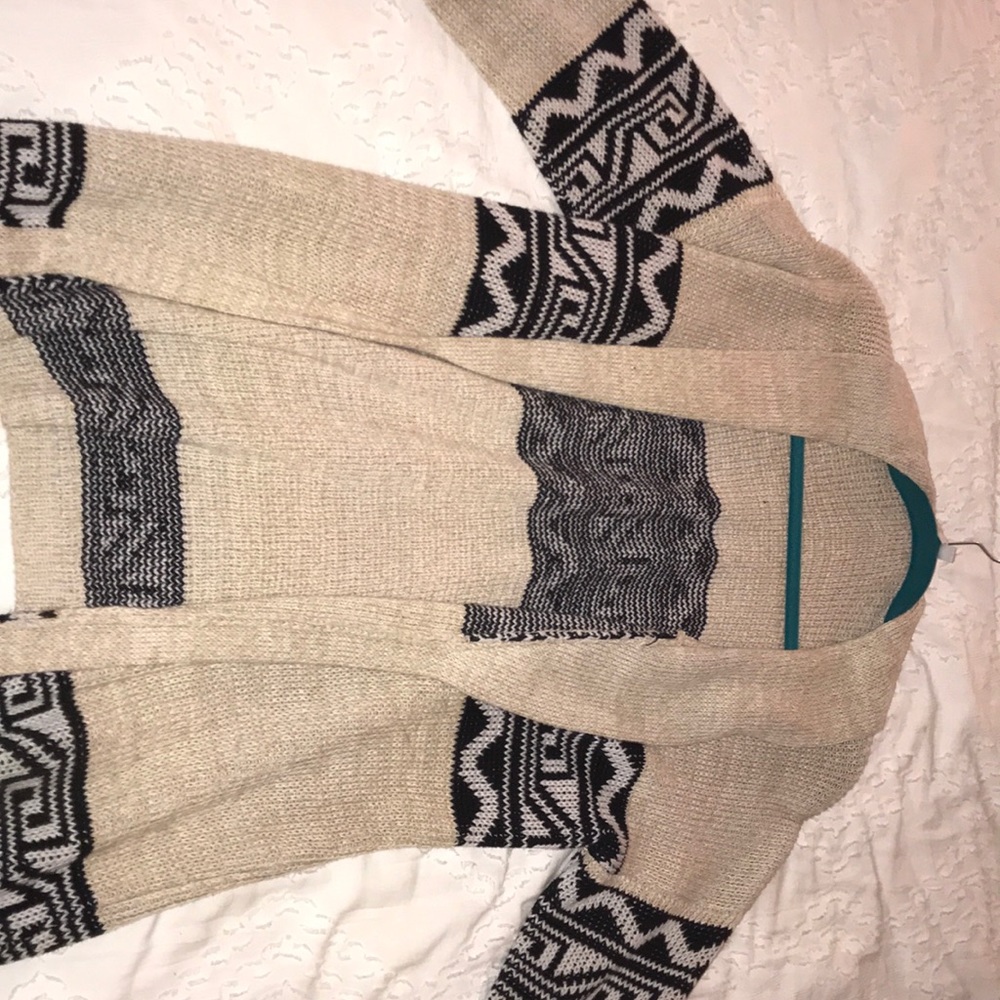 Sweater with patterns